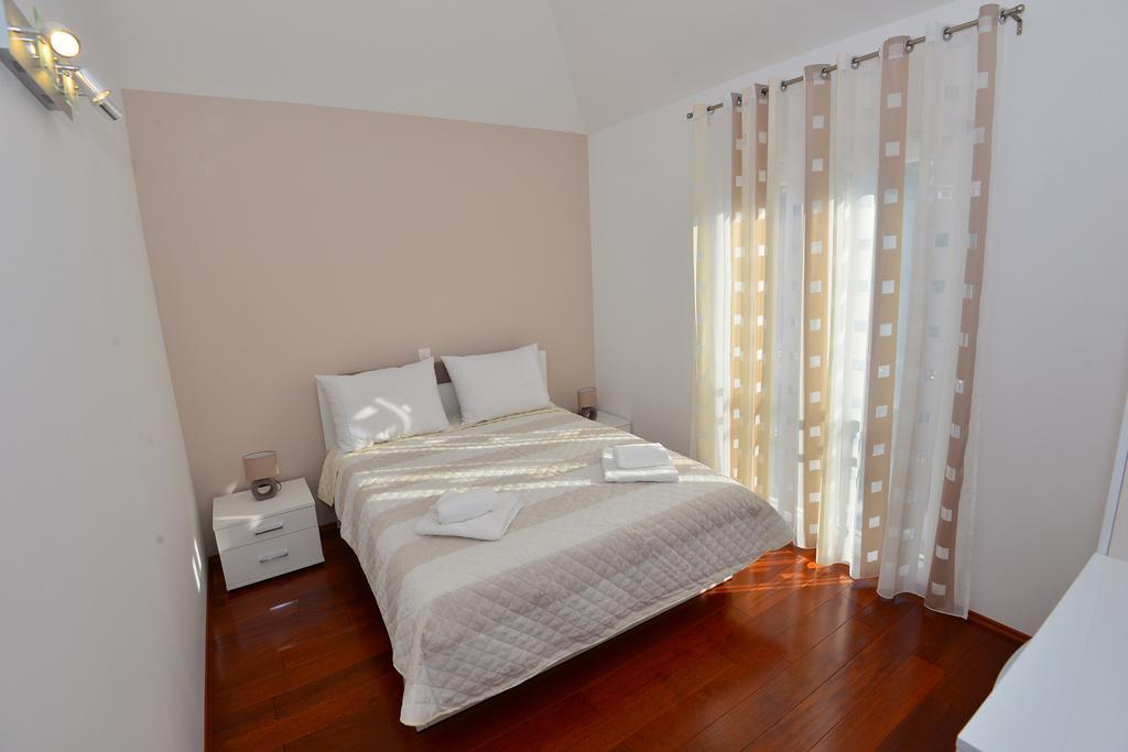 Apartments Villa Coratina Trogir Exterior foto