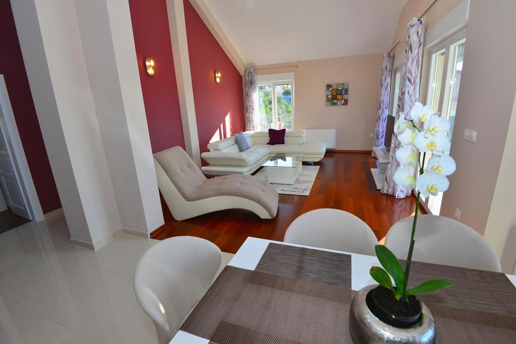 Apartments Villa Coratina Trogir Exterior foto